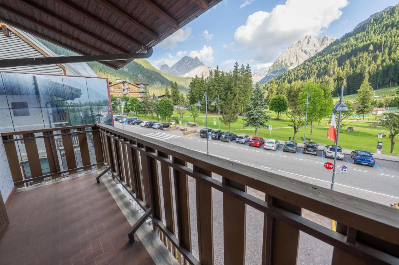 Casa Al Parco Deluxe Villa Canazei Exteriör bild